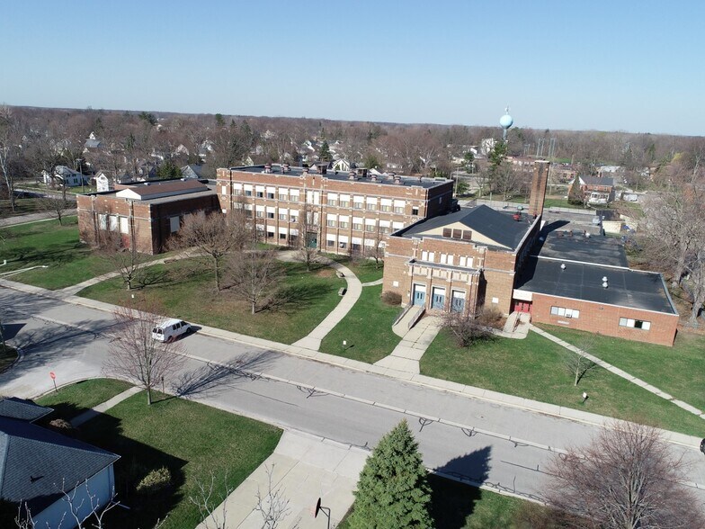 301 N 6th St, Saint Clair, MI à vendre - Photo du bâtiment - Image 3 de 7
