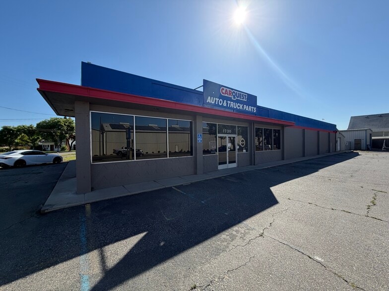 1730-1755 Jackson Ave, Escalon, CA à vendre - Photo du bâtiment - Image 1 de 7