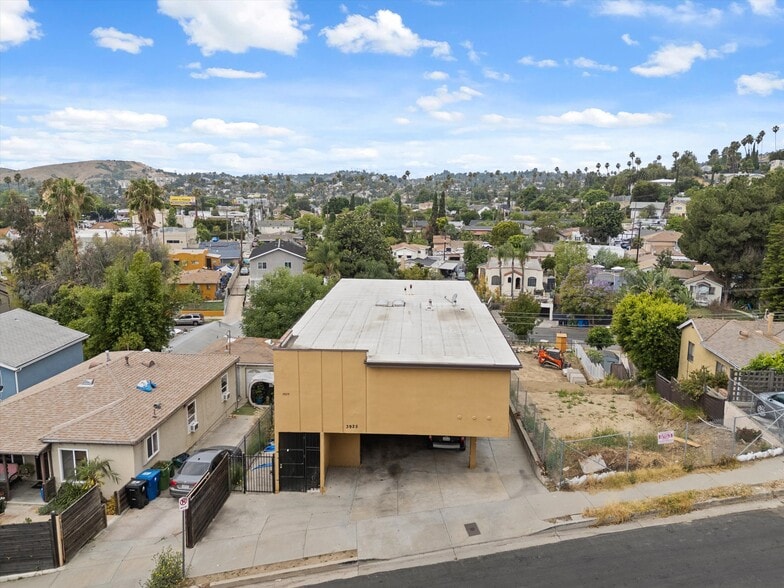 3926 Guardia Ave, Los Angeles, CA for sale - Building Photo - Image 2 of 17