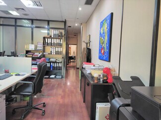 Plus de détails pour Multi-résidentiel à vendre