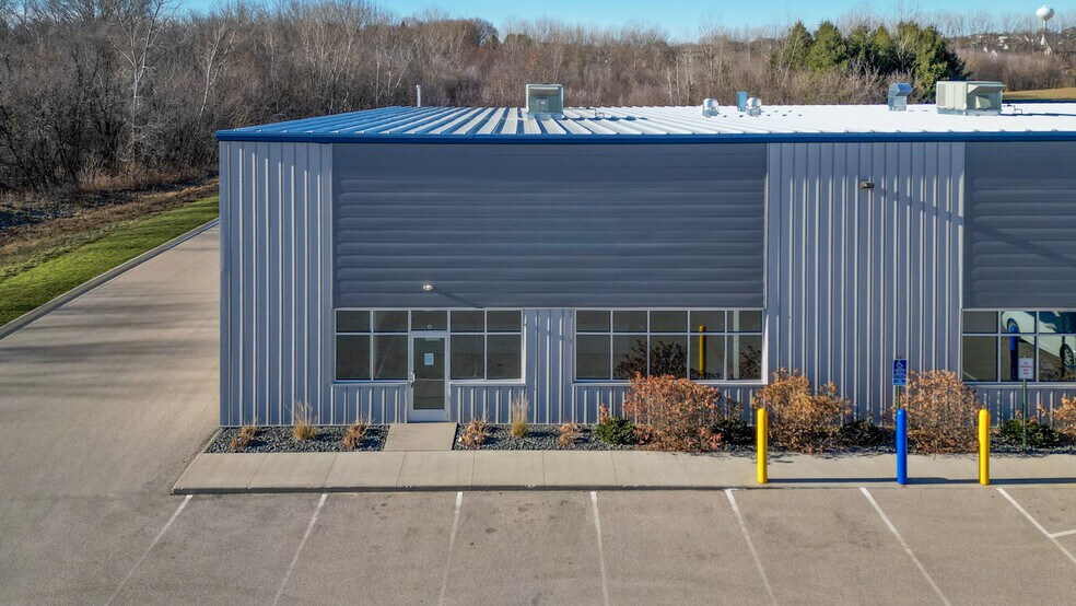 6131 Rome Cir, Rochester, MN à louer - Photo du bâtiment - Image 3 de 9
