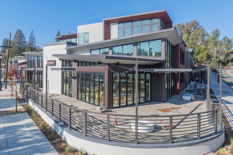 3666 Mt Diablo Blvd, Lafayette, CA à vendre - Photo du bâtiment - Image 3 de 14