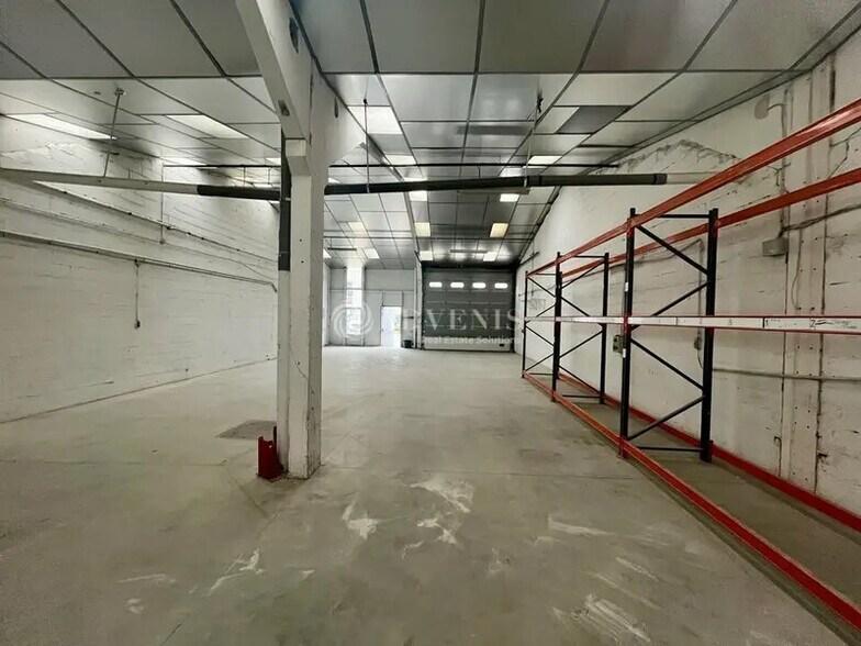 Flex in SAINT-OUEN-L'AUMONE for lease - Interior Photo - Image 3 of 9
