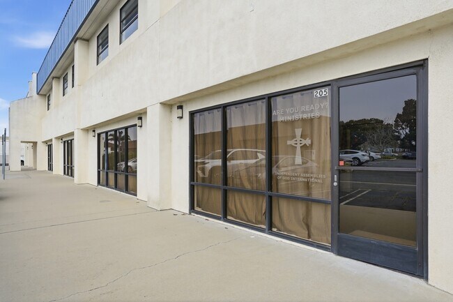 More details for 203-205 W Central Ave, Lompoc, CA - Office for Sale