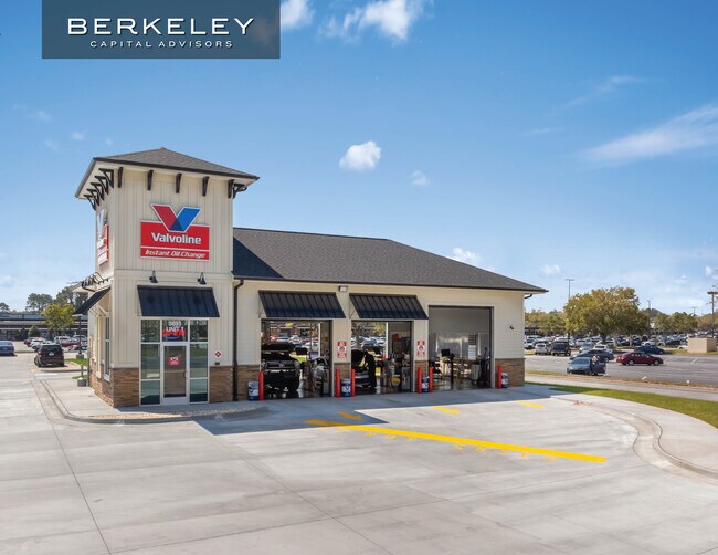 More details for 5693 Altama Ave, Brunswick, GA - Retail for Sale