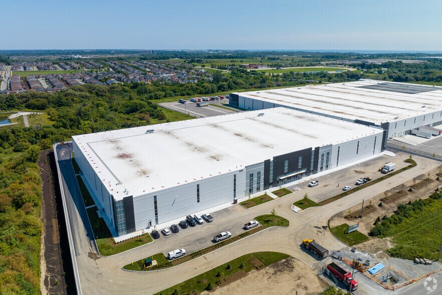 689 Salem Rd N, Ajax, ON à vendre - Photo principale - Image 1 de 1