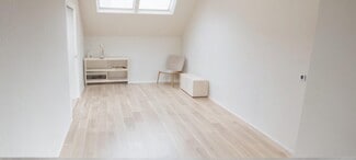 Plus de détails pour Multi-résidentiel à vendre