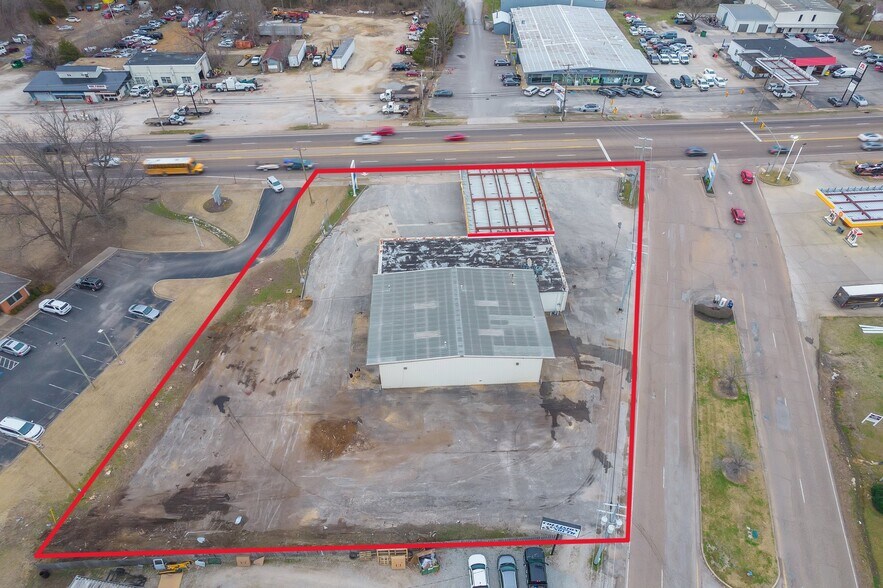 1911 S Highland Ave, Jackson, TN à louer - Photo du bâtiment - Image 3 de 24