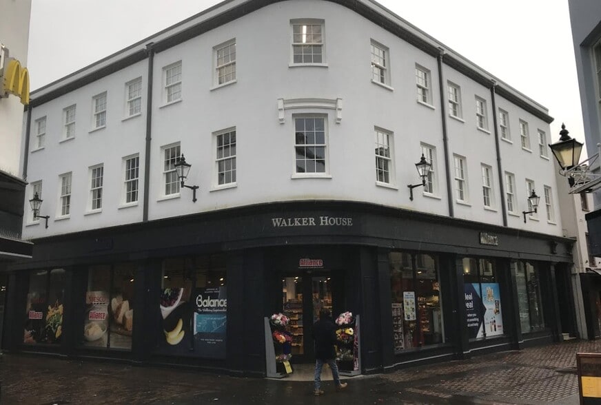 Alphameric Portfolio portfolio of 3 properties for sale on LoopNet.ca - Primary Photo - Image 1 of 2