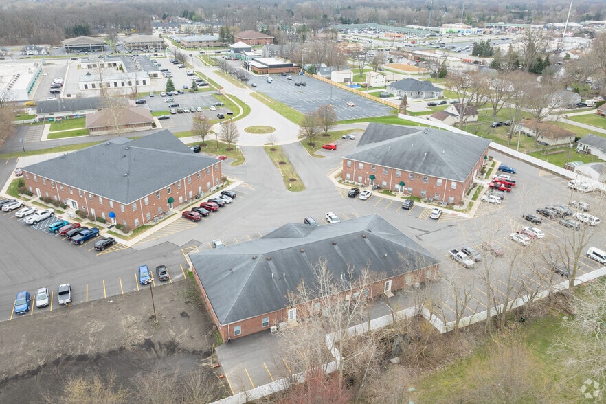 3231 Central Park W, Toledo, OH for lease - Building Photo - Image 2 of 7