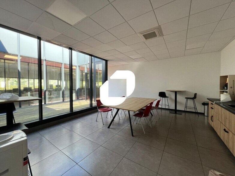 Flex in Sainghin-en-Mélantois for lease - Building Photo - Image 2 of 18