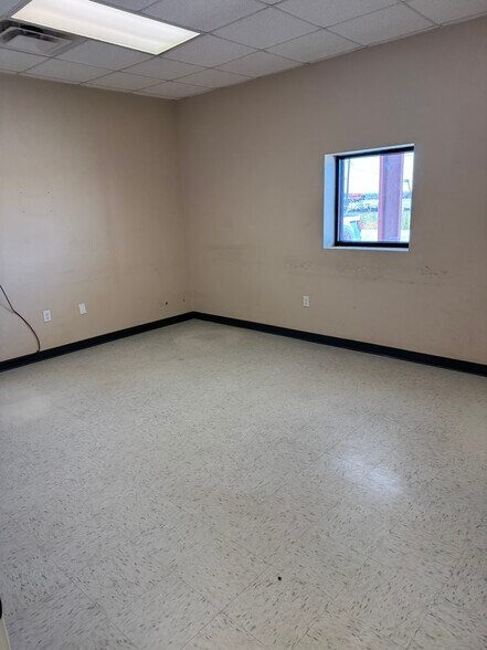 8716 W County Road 130, Midland, TX for lease - Building Photo - Image 3 of 6