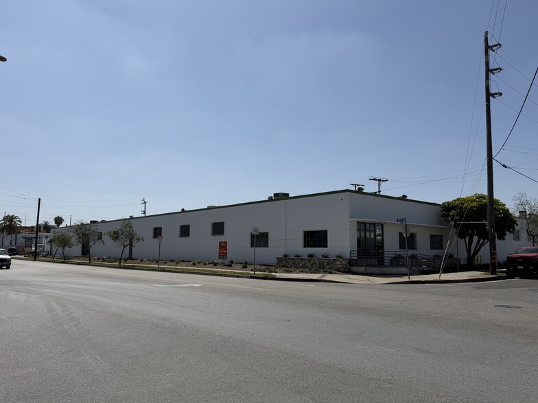 11100 Hindry Ave, Los Angeles, CA for lease - Building Photo - Image 1 of 2