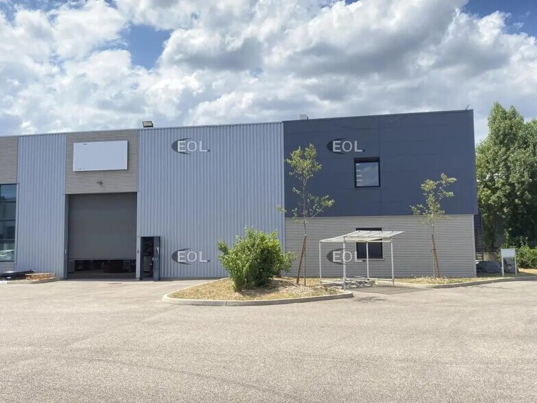Flex in Saint-Priest for lease - Building Photo - Image 3 of 16