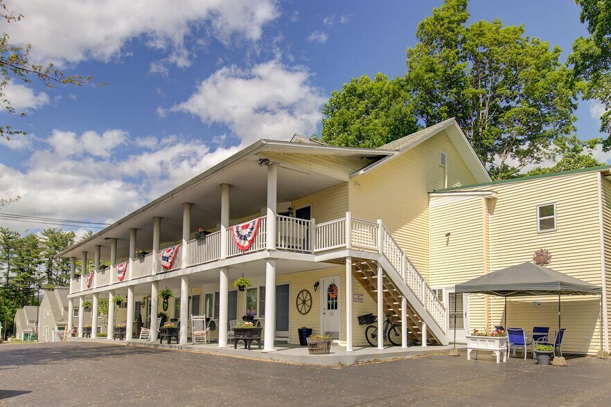 17 Wilder St, Conway, NH à vendre - Photo du bâtiment - Image 2 de 26