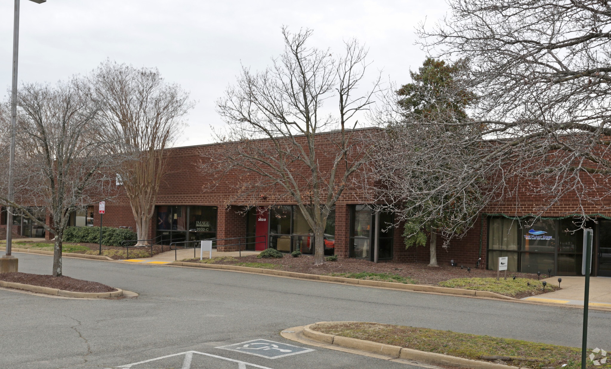 2034 Dabney Rd, Richmond, VA à louer Photo principale- Image 1 de 7