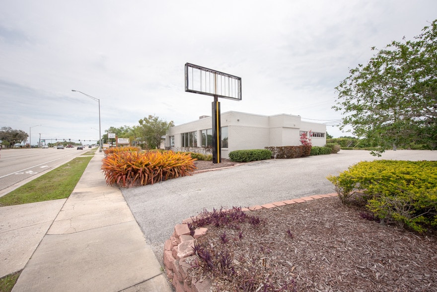 7430 Tamiami Trl, Sarasota, FL for lease - Building Photo - Image 2 of 40