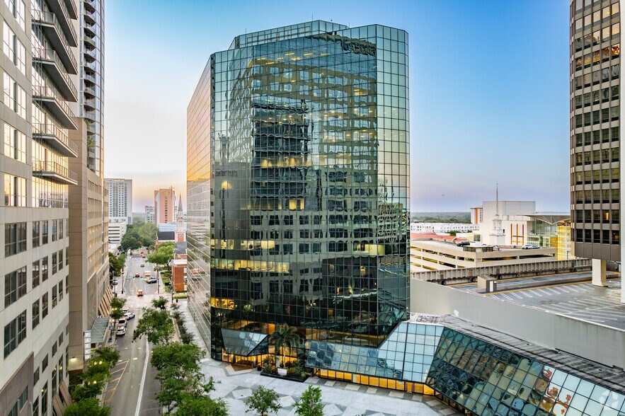 201 S Orange Ave, Orlando, FL à louer - Photo du bâtiment - Image 2 de 5