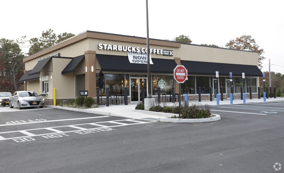 1710 Route 112, Coram, NY for lease - Primary Photo - Image 1 of 1