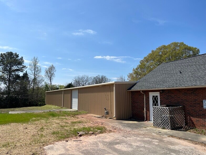 914 White St E, Rock Hill, SC à louer - Photo du bâtiment - Image 3 de 23