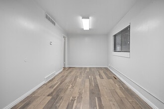 9386 S Redwood Rd, West Jordan, UT à vendre Photo intérieure- Image 1 de 3