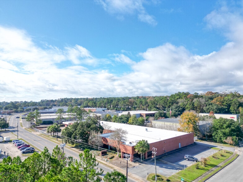 840 Lakeside Dr, Mobile, AL for lease - Primary Photo - Image 1 of 29