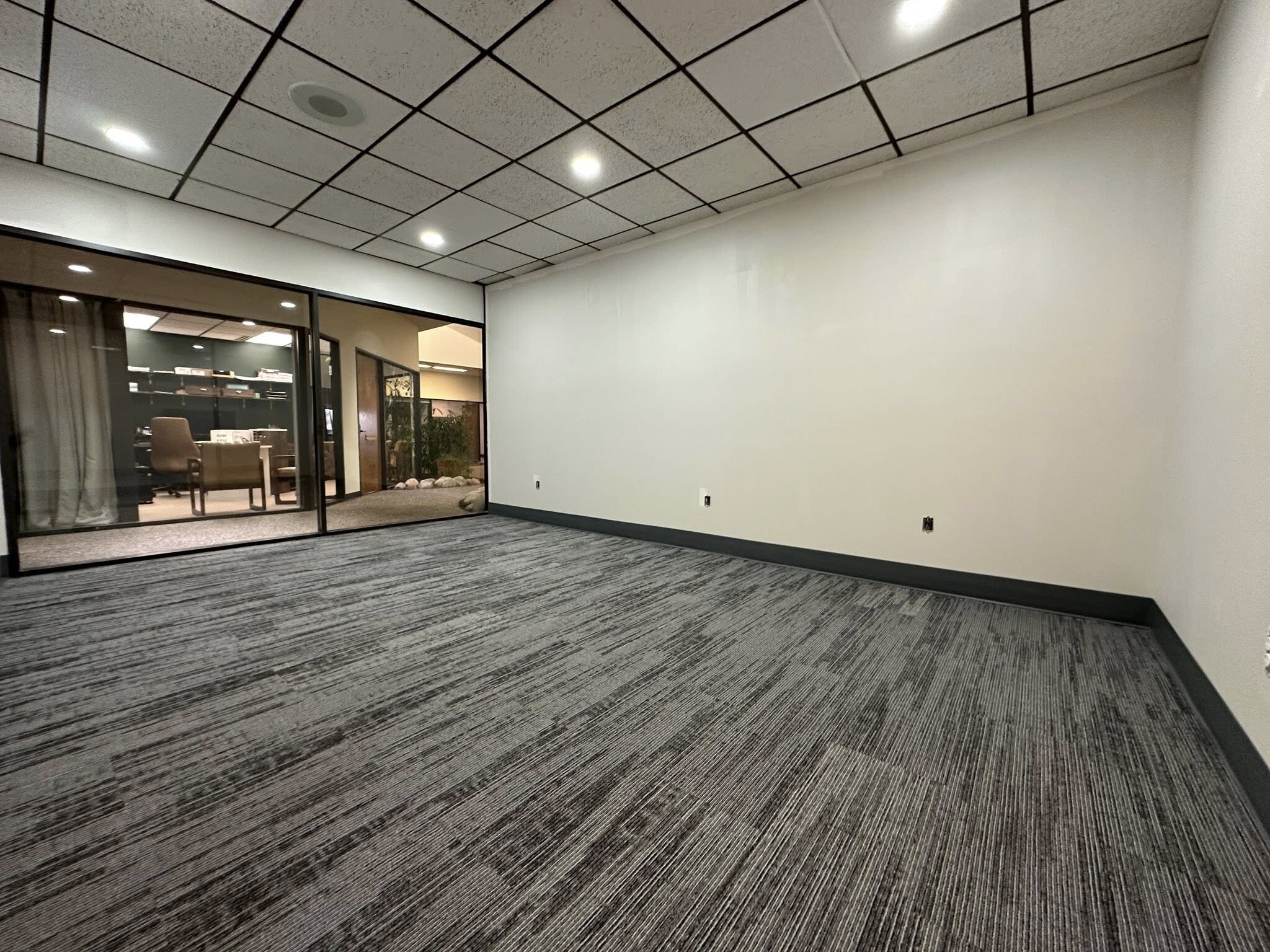 40 Adloff Ln, Springfield, IL for lease Interior Photo- Image 1 of 9