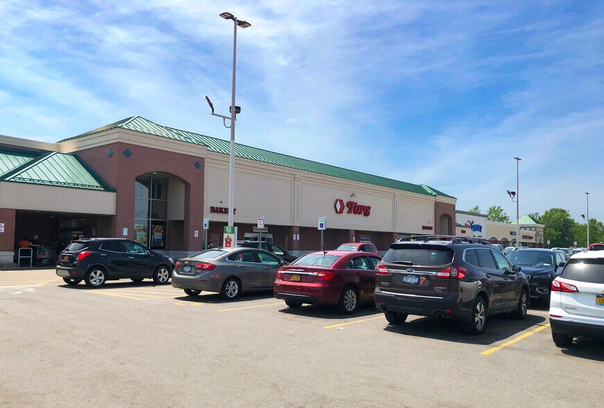 3955 Vineyard Dr, Dunkirk, NY à louer - Photo du bâtiment - Image 3 de 5