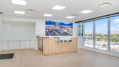 1726 Dolphin Av, Kelowna, BC à louer Photo intérieure- Image 2 de 13