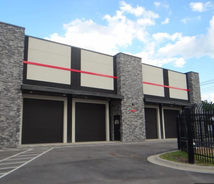 1018 Battleground Ave, Greensboro, NC for lease - Building Photo - Image 2 of 2