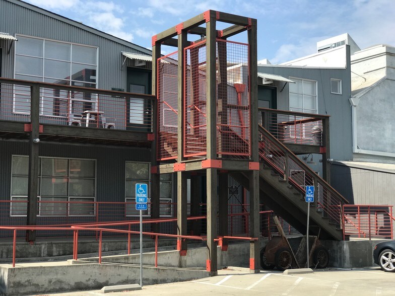 1793 Lafayette St, Santa Clara, CA à louer - Photo du bâtiment - Image 3 de 26