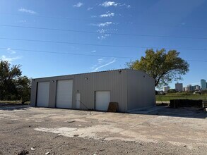 1300 Sylvania Ct, Fort Worth, TX for lease Building Photo- Image 2 of 8