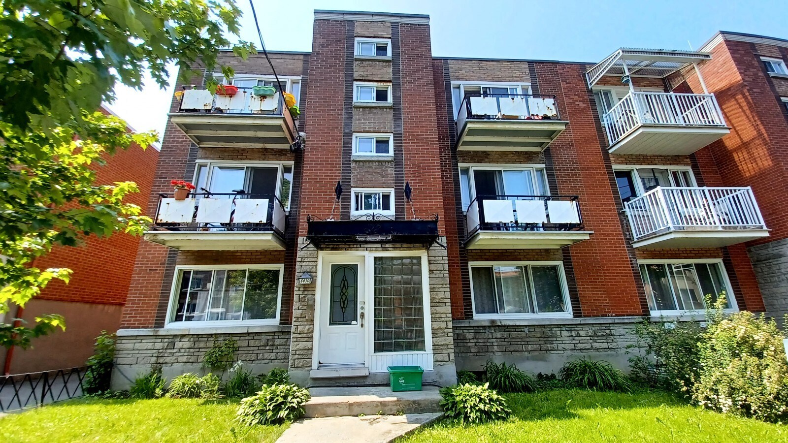 6430 42e Av, Montréal, QC for sale Primary Photo- Image 1 of 1