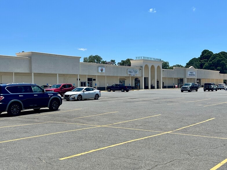 501 S Main St, Springhill, LA for lease - Building Photo - Image 2 of 10