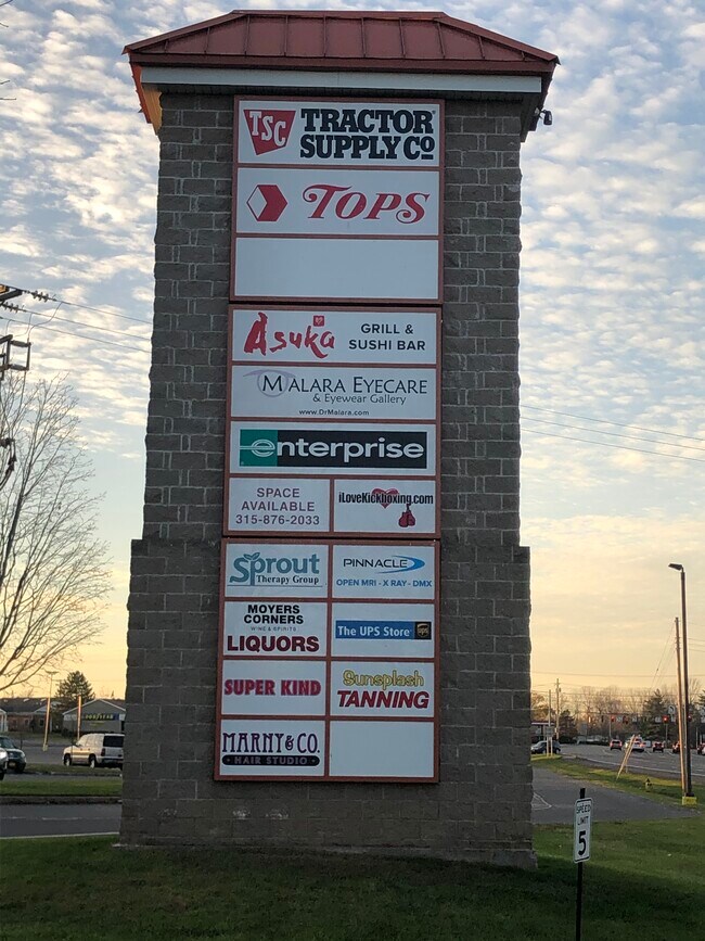 Plus de détails pour 8395-8417 Oswego Rd, Liverpool, NY - Commerce de détail à louer