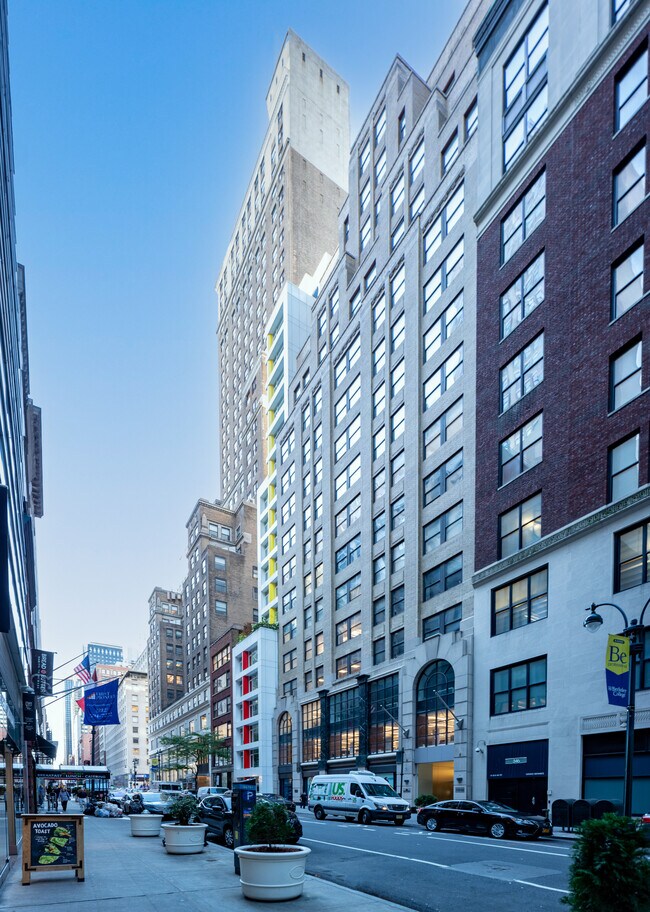 Plus de détails pour 11 E 44th St, New York, NY - Commerce de détail à louer