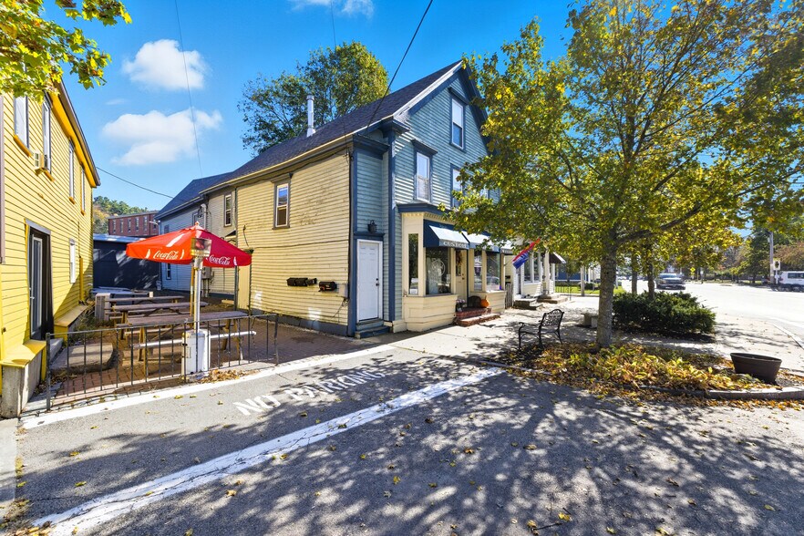 10 Portland St, South Berwick, ME à vendre - Photo du bâtiment - Image 2 de 43