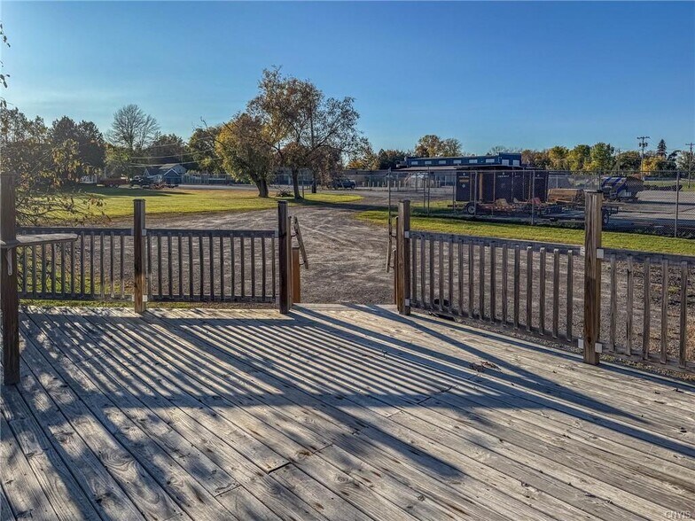 2315 Knox St, Ogdensburg, NY à vendre - Photo du bâtiment - Image 2 de 18