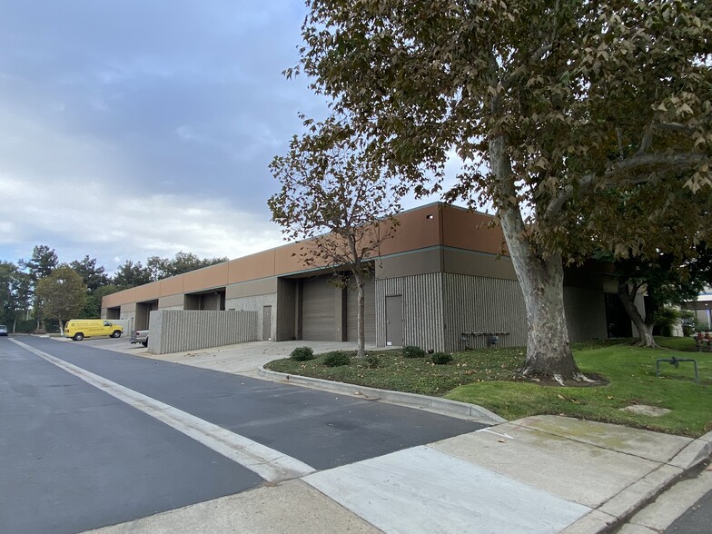 4053 Calle Tesoro, Camarillo, CA for lease - Building Photo - Image 2 of 2