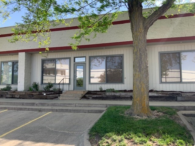 6030 S 57th St, Lincoln, NE for lease - Building Photo - Image 2 of 18