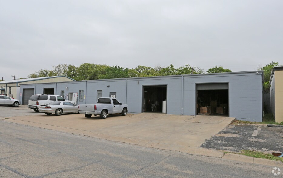2918 Edith Ln, Haltom City, TX for sale - Building Photo - Image 3 of 4