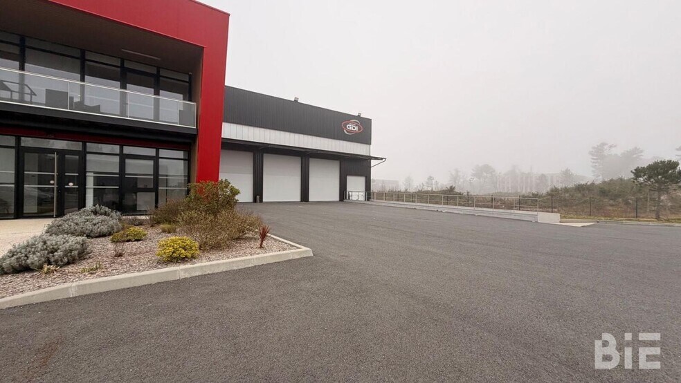 Local d'activités dans Mérignac à vendre - Photo du bâtiment - Image 3 de 7