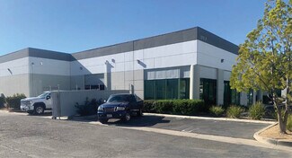 Plus de détails pour 570 Central Ave, Lake Elsinore, CA - Industriel à louer