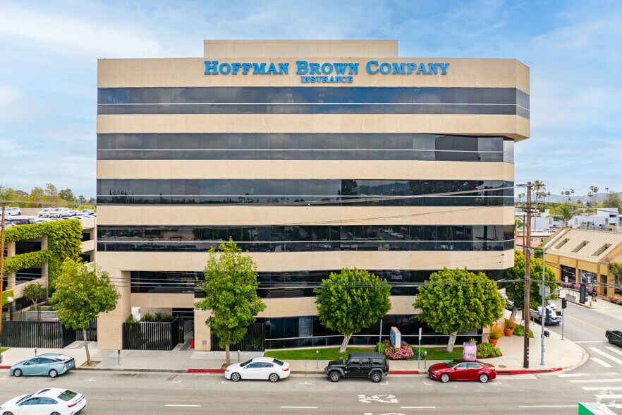 5000 Van Nuys Blvd, Sherman Oaks, CA à louer - Photo du bâtiment - Image 2 de 6