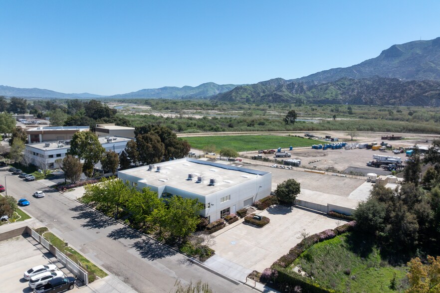 1780 E Lemonwood Dr, Santa Paula, CA à louer - Photo du bâtiment - Image 2 de 12