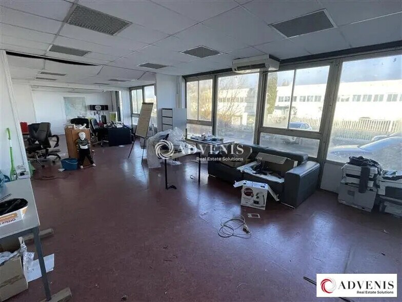 Flex in Bordeaux for lease - Interior Photo - Image 3 of 8