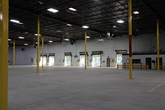 8040 Bayberry Rd, Jacksonville, FL à louer Photo intérieure- Image 2 de 10