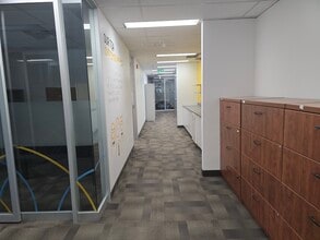 2233 Argentia Rd, Mississauga, ON à louer Photo intérieure- Image 2 de 15