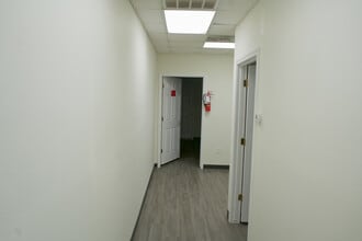 11200-B Cox Rd, Conroe, TX for lease Interior Photo- Image 2 of 3