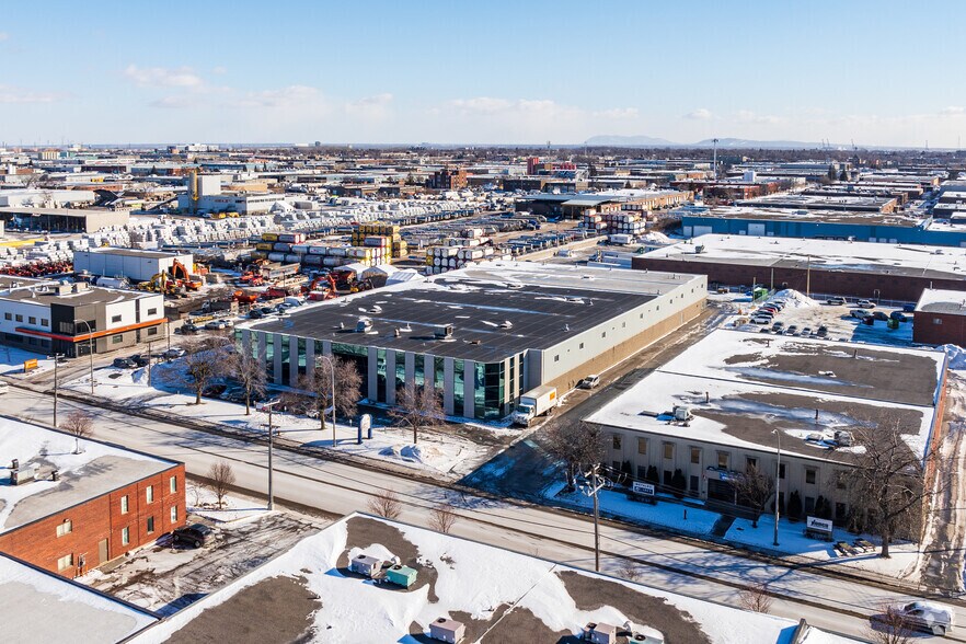 7850 Rue Bombardier, Montréal, QC à louer - Aérien - Image 2 de 4